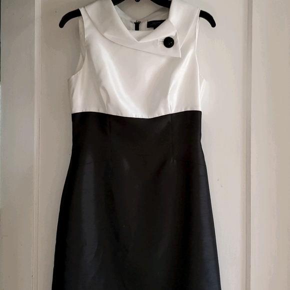 Tahari Dresses & Skirts - NWOT Tahari black and white shift dress